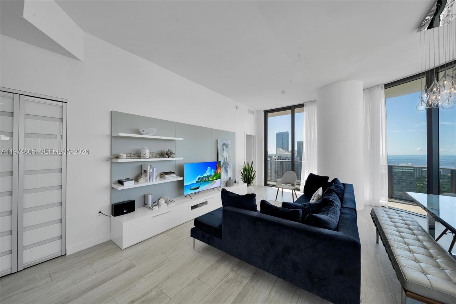 55 SW 9th St # 4406, Miami FL 33130 photo 4