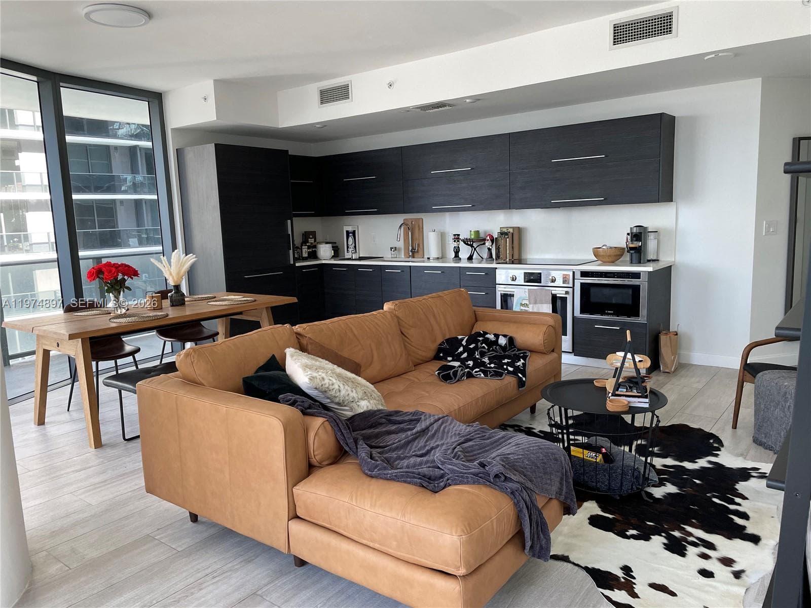 45 SW 9th St # 1206, Miami FL 33130 photo 3