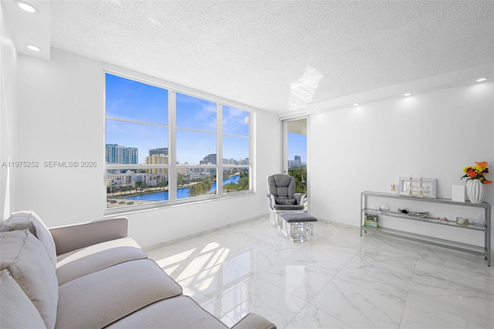 4101 Pine Tree Dr # 919, Miami Beach FL 33140 photo 4