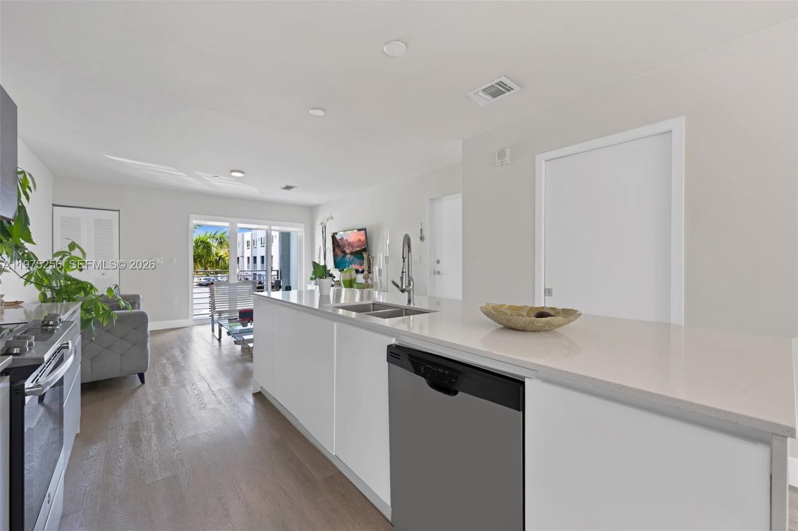 2535 NE 193rd St # 3209, Miami FL 33180 photo 4