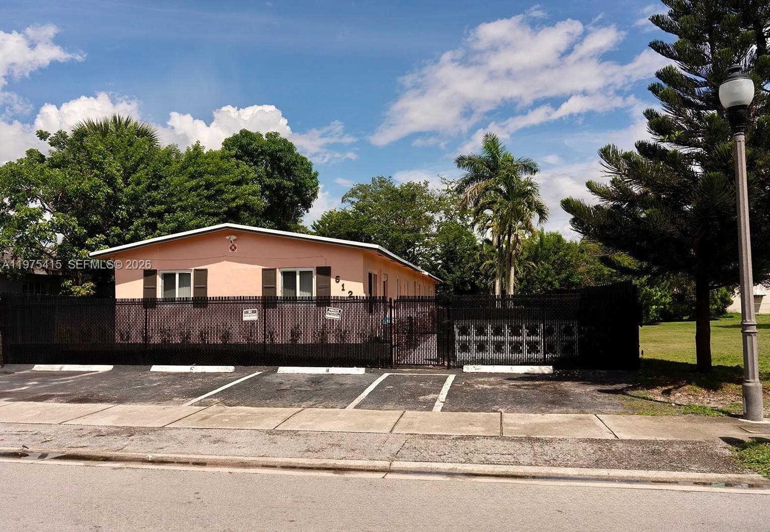 612 NW 10th Ter, Fort Lauderdale FL 33311