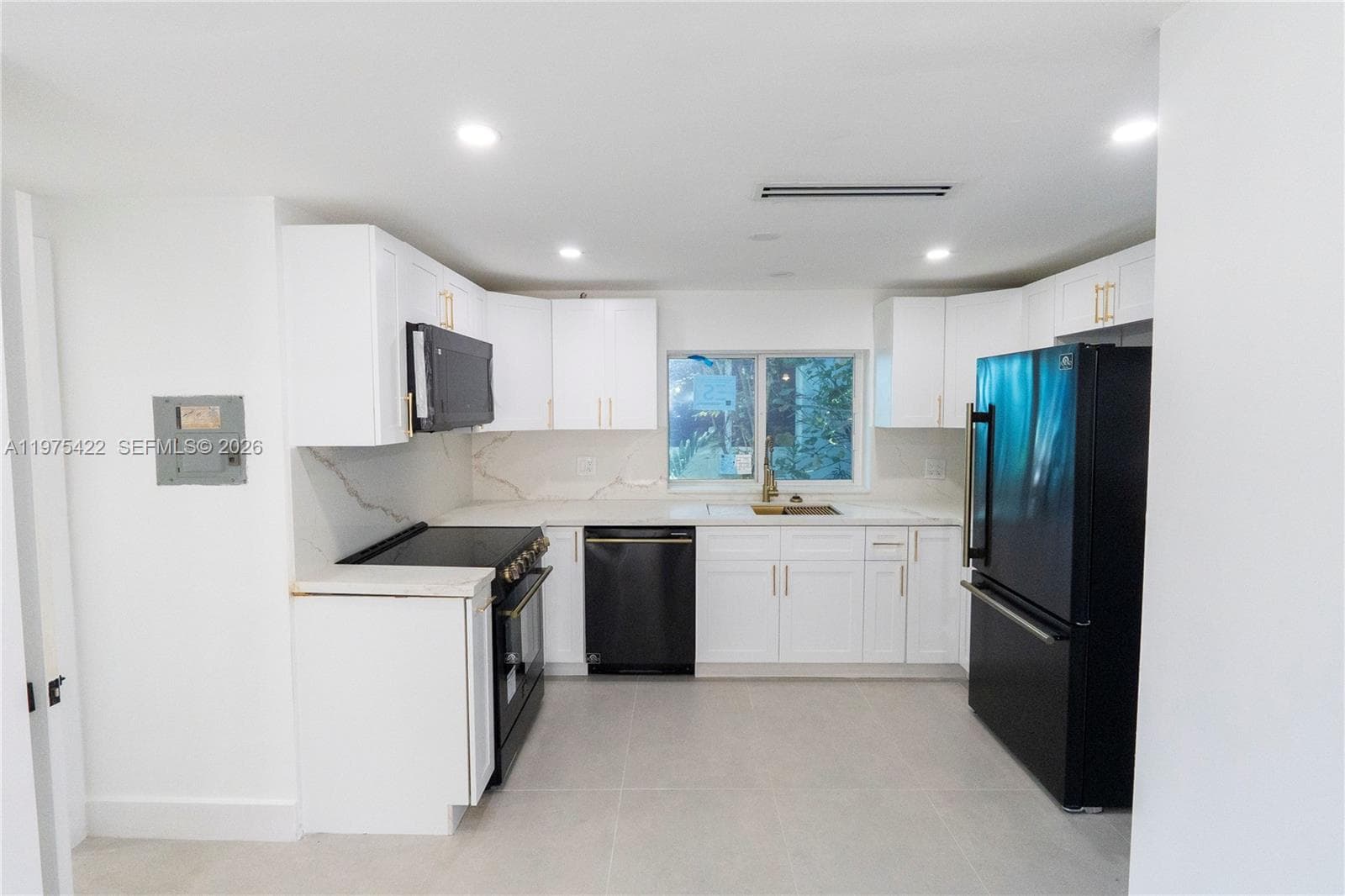 905 Tangier St, Coral Gables FL 33134 photo 3