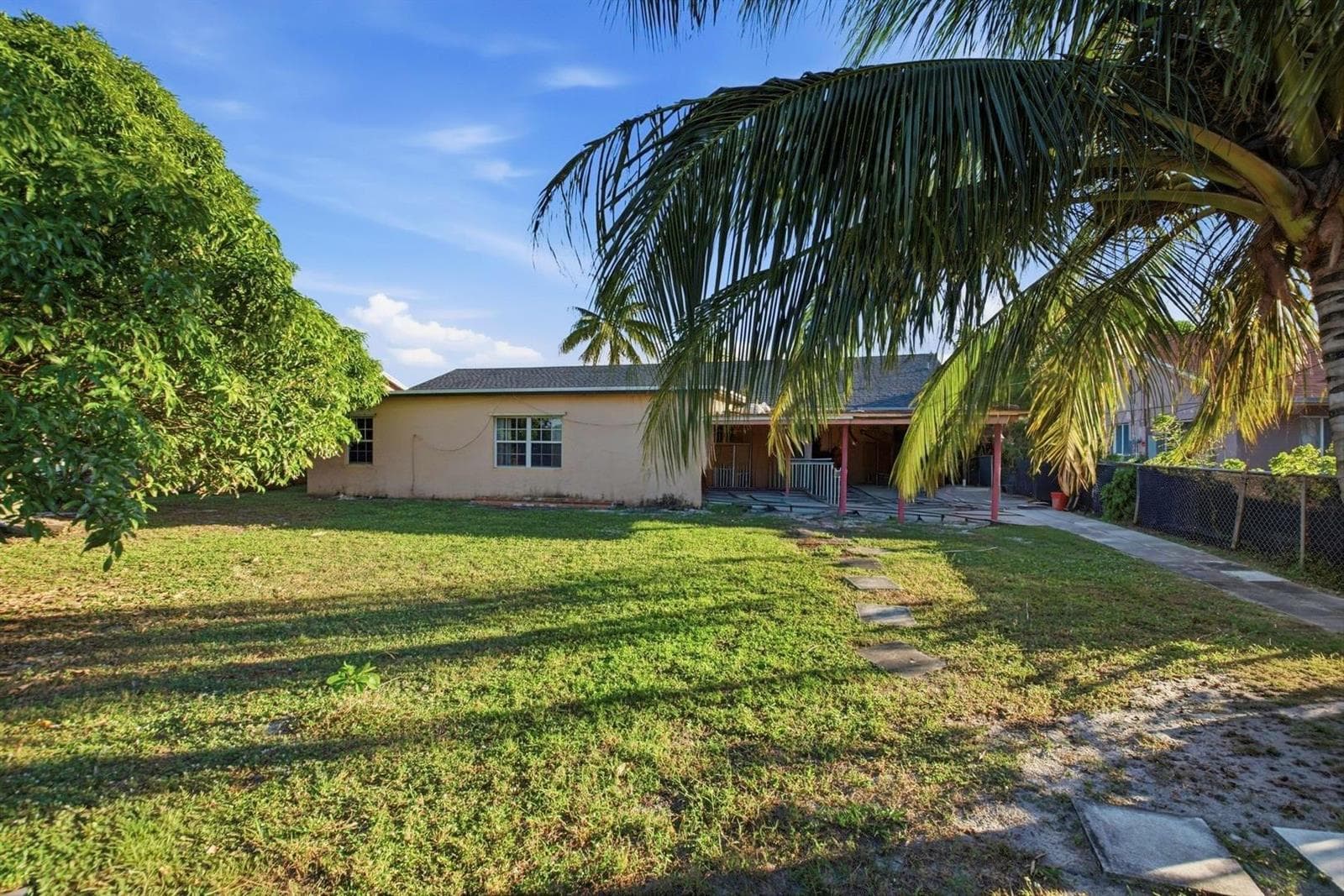 561 NE 38th Street, Deerfield Beach FL 33064 photo 4