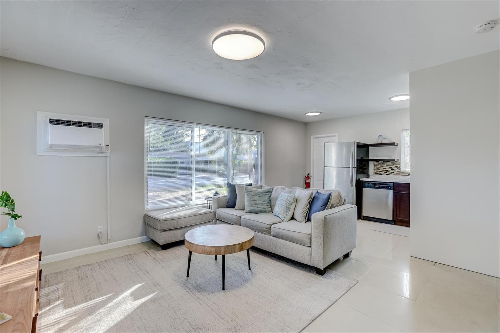 1005 NE 17th Court, Fort Lauderdale, FL 33305