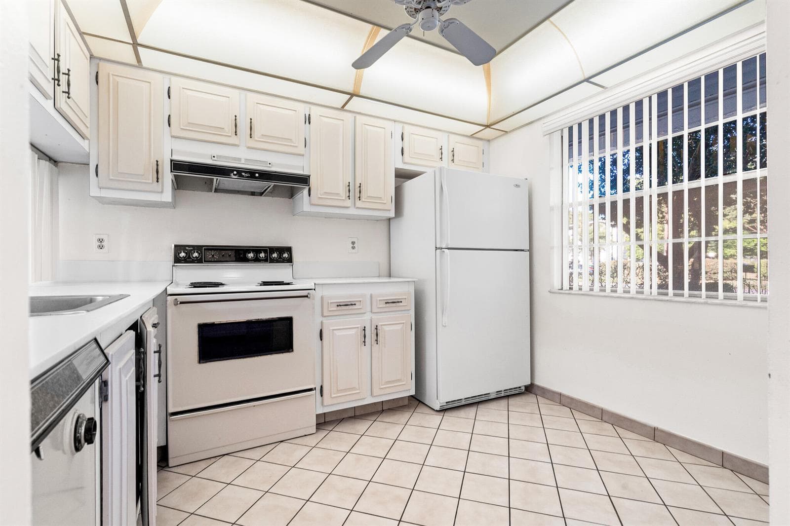 4602 Martinique Way # E1, Coconut Creek FL 33066 photo 2
