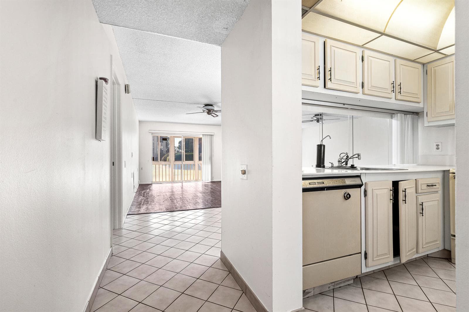 4602 Martinique Way # E1, Coconut Creek FL 33066 photo 3
