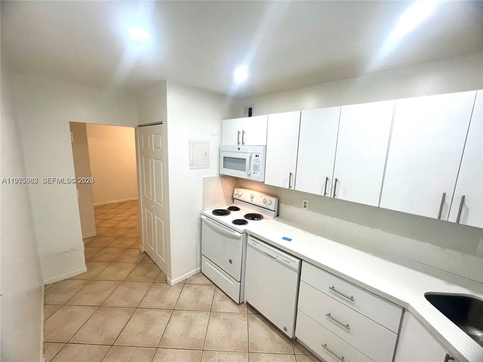 3115 Oakland Shores Dr # E208, Oakland Park FL 33309 photo 3