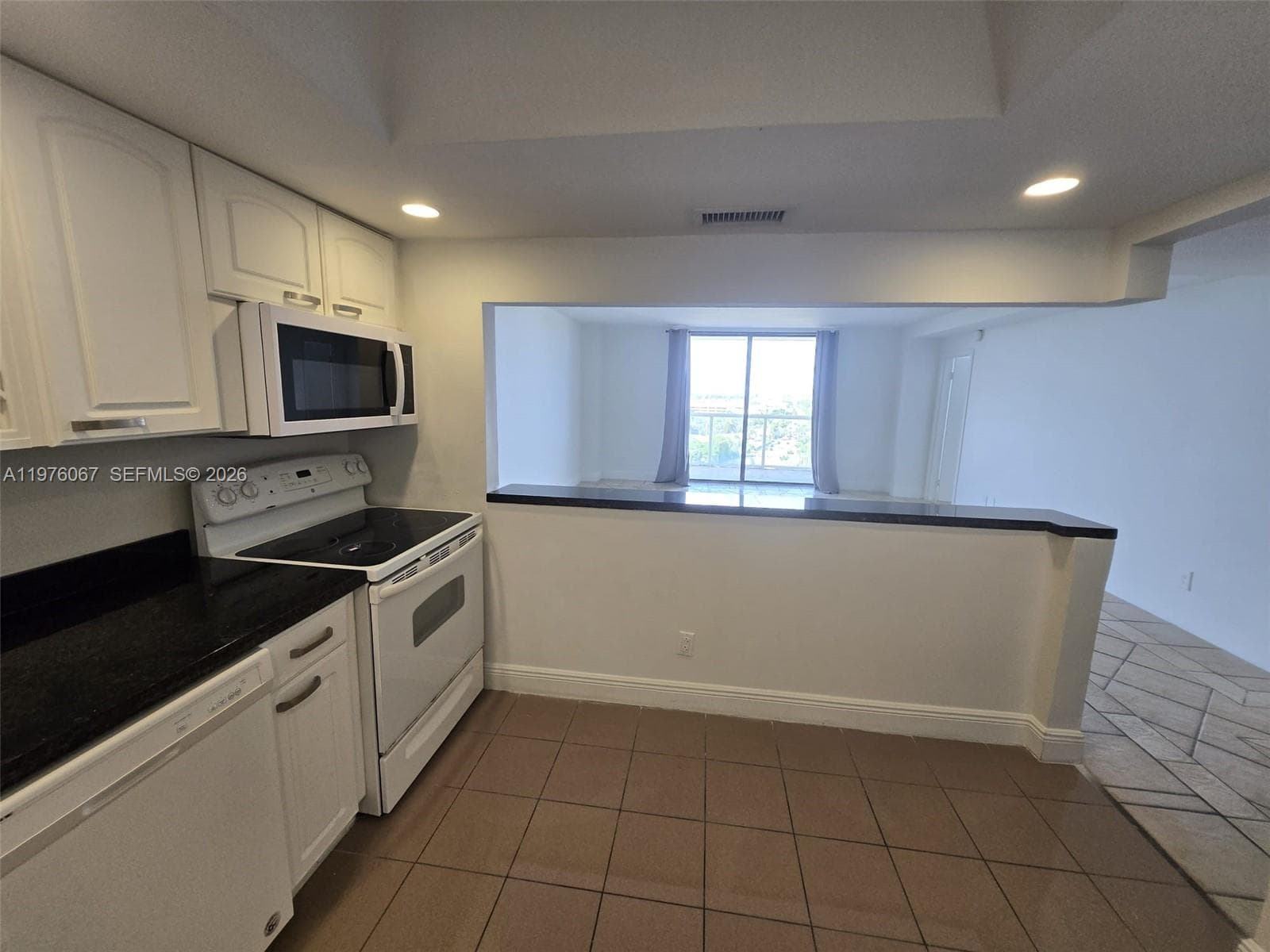13499 Biscayne Blvd # 1505, North Miami FL 33181 photo 4