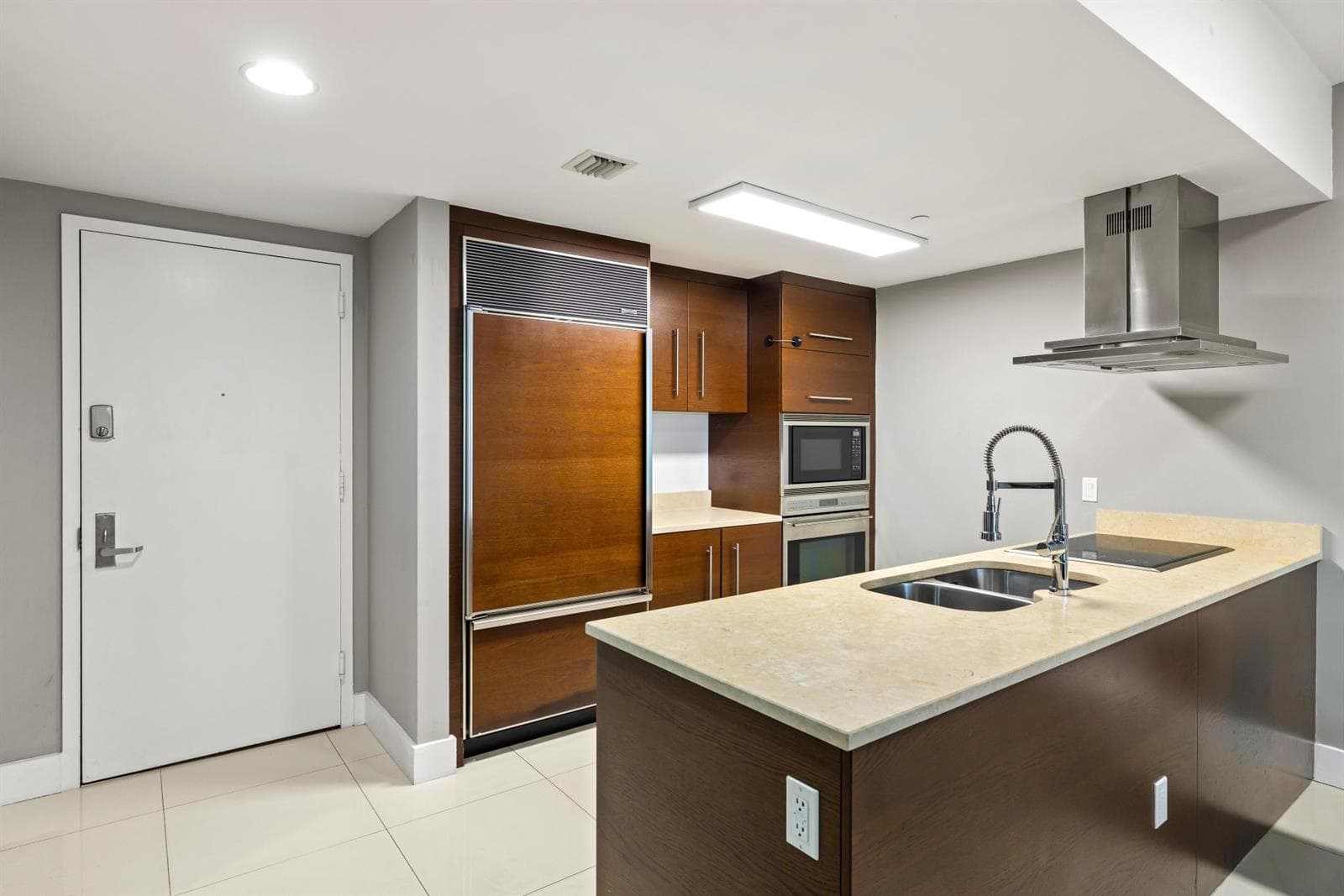 485 Brickell Avenue # 2506, Miami FL 33131 photo 4