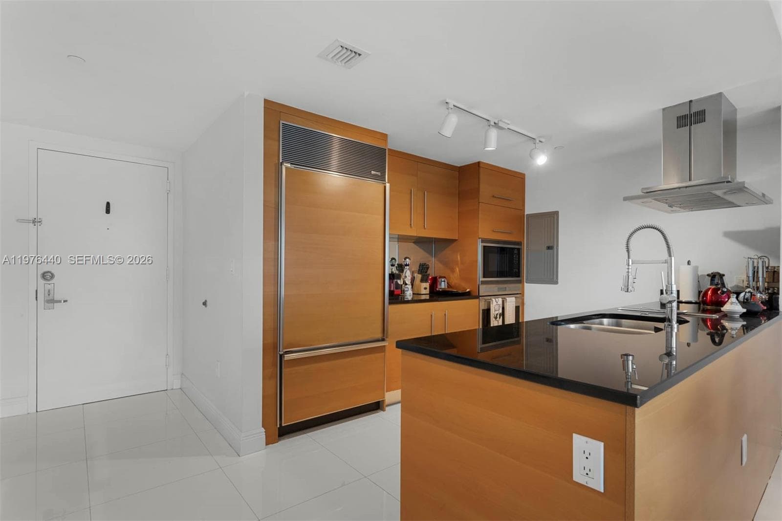 495 Brickell Ave # 805, Miami FL 33131 photo 4