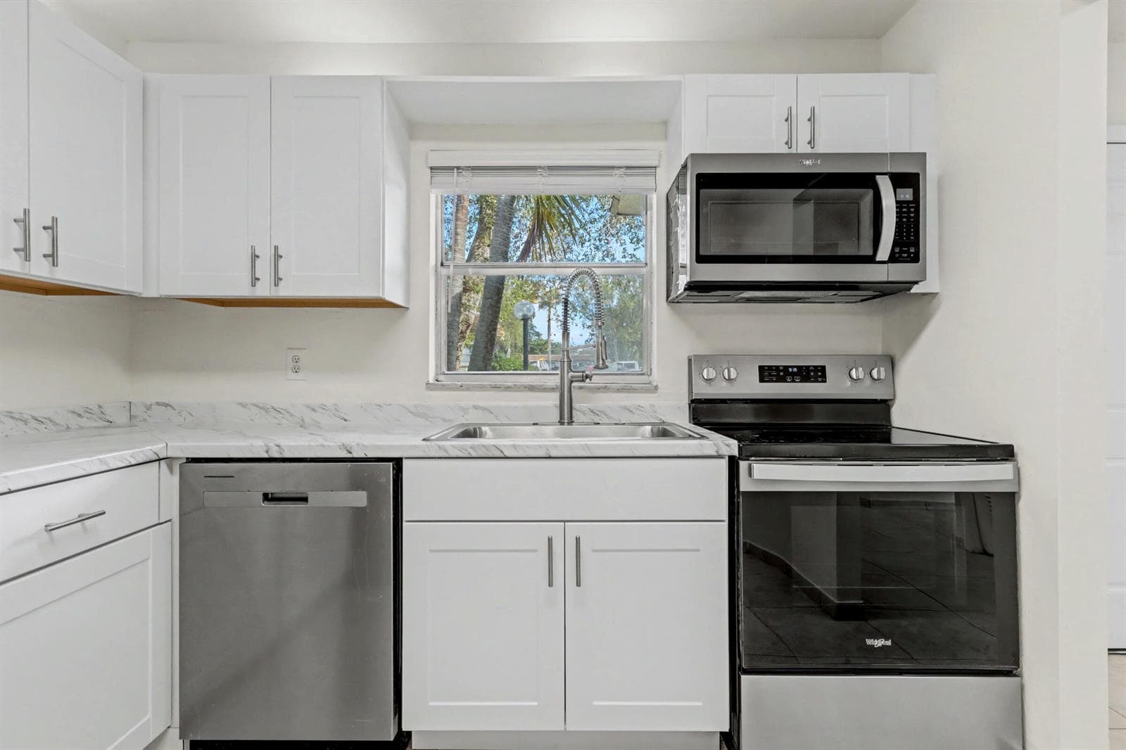 437 SW Natura Avenue # F, Deerfield Beach FL 33441 photo 2
