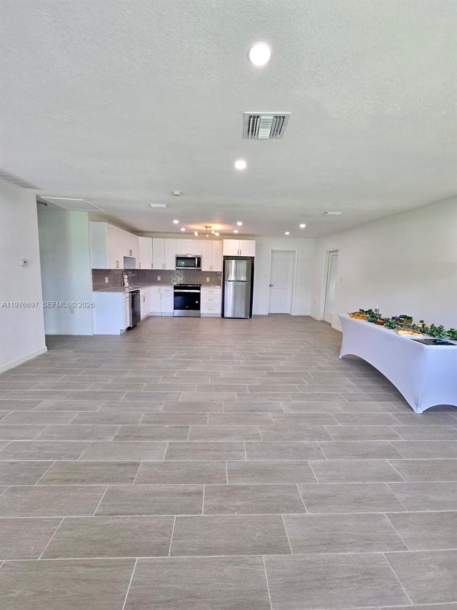 4438 E Riverside Drive, Fort Myers FL 33905 photo 2