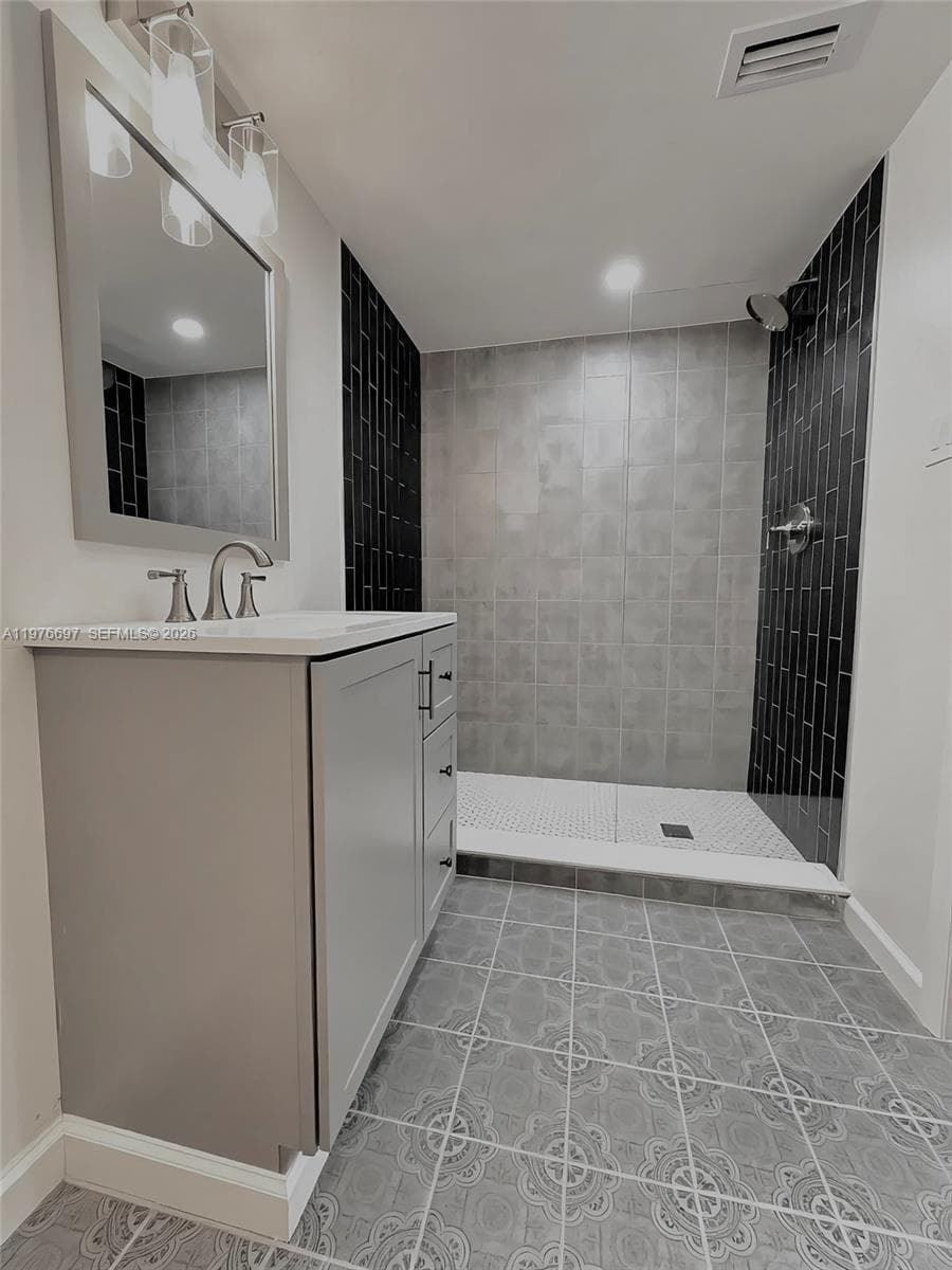 4438 E Riverside Drive, Fort Myers FL 33905 photo 5