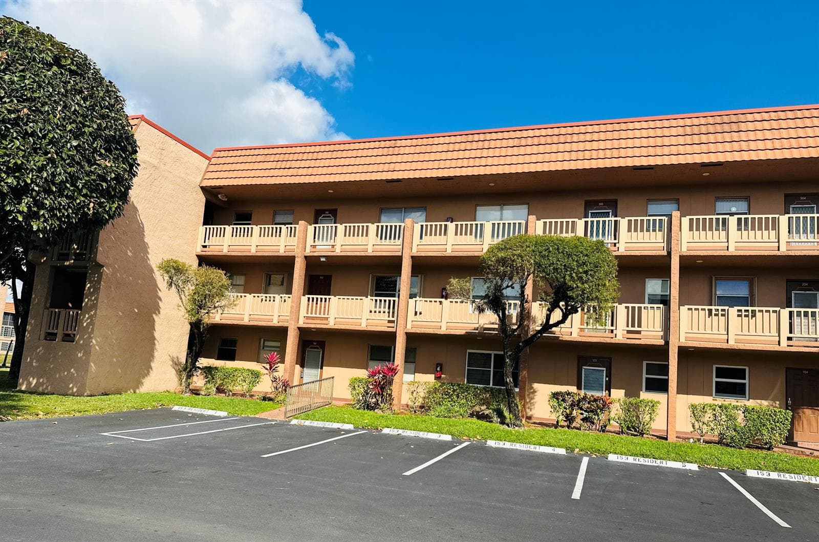 9900 Sunrise Lakes Boulevard # 201, Sunrise FL 33322 photo 2