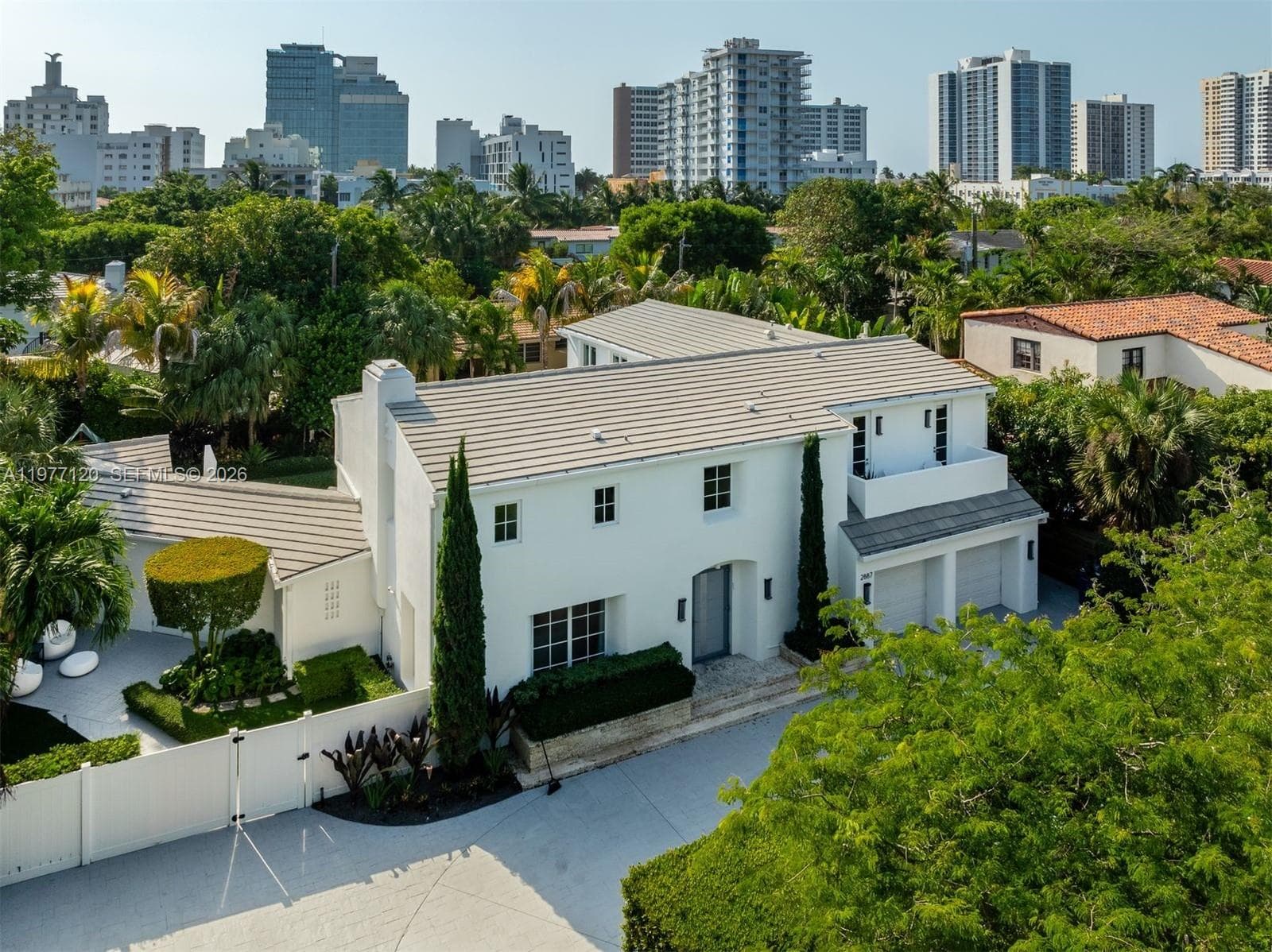 2887 Pine Tree Dr, Miami Beach FL 33140 photo 3