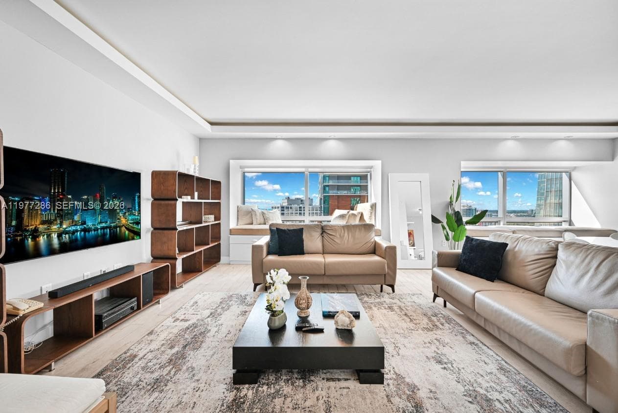 1435 Brickell Ave # 3401, Miami FL 33131 photo 3