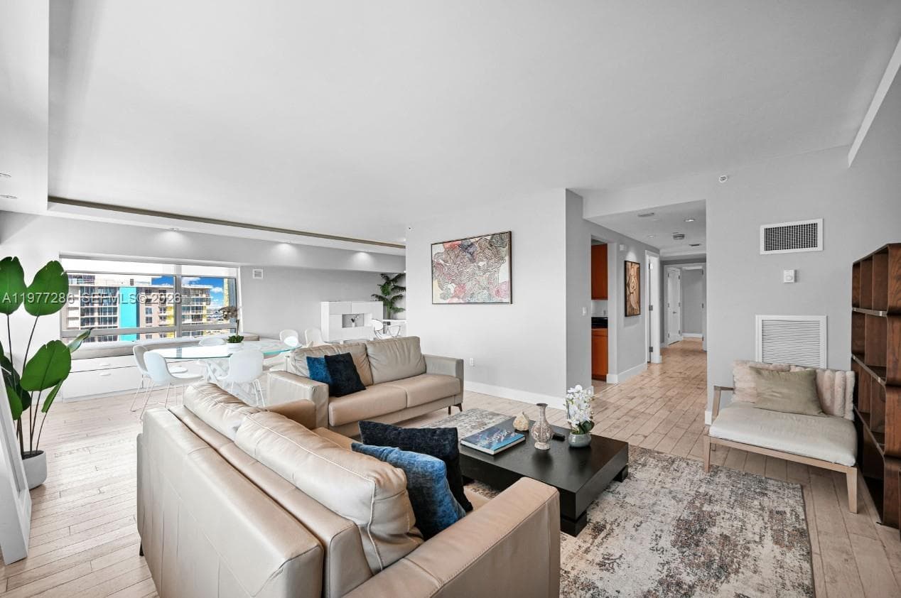 1435 Brickell Ave # 3401, Miami FL 33131 photo 5