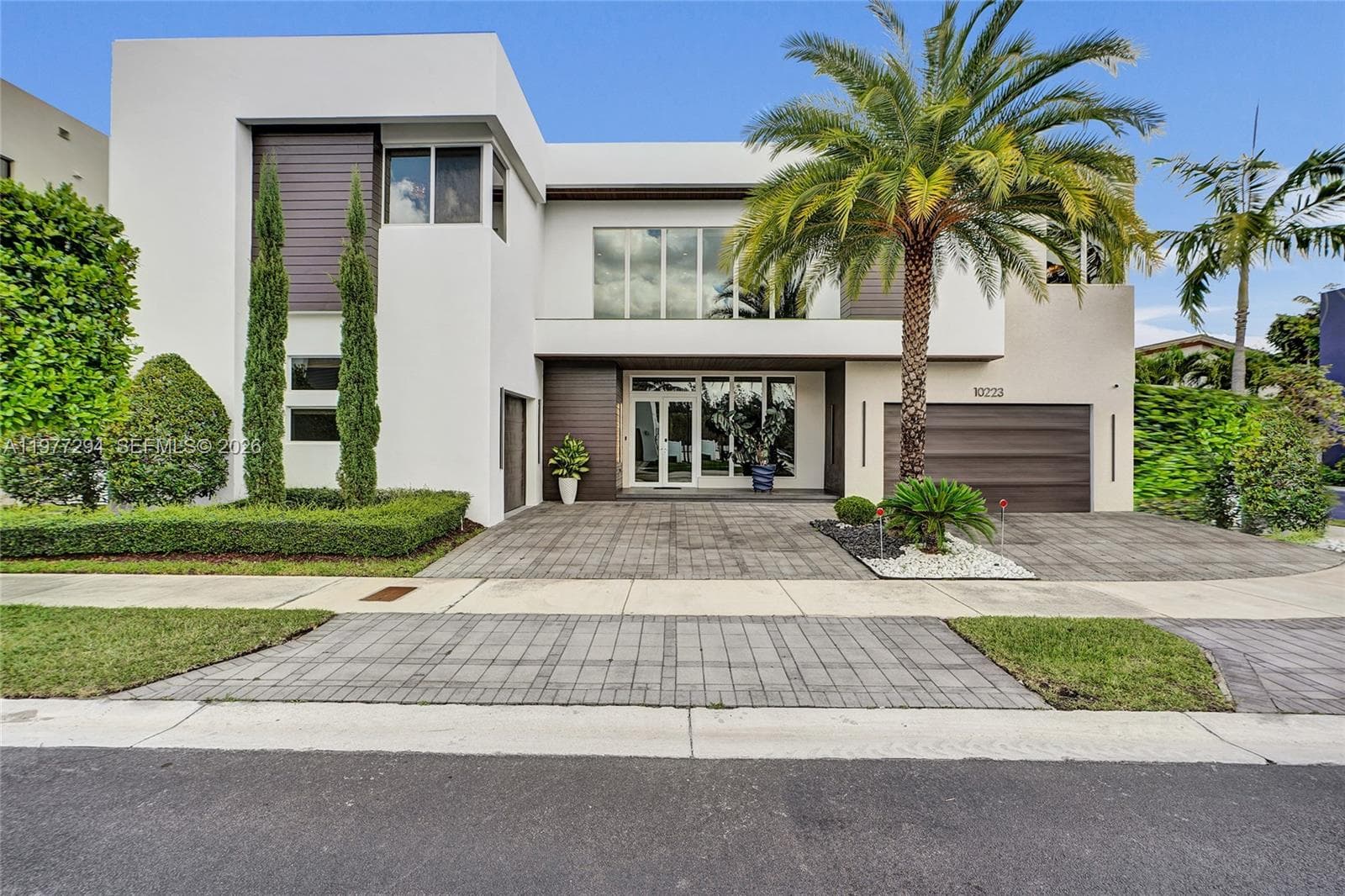 10223 NW 75th Ter, Doral FL 33178 photo 3