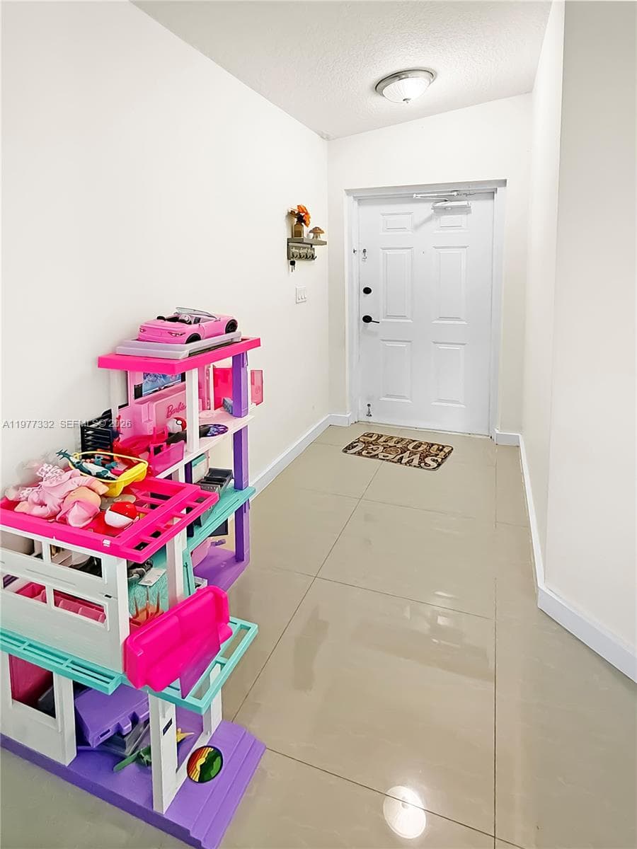 945 NE 34th Ave # 204, Homestead FL 33033 photo 4