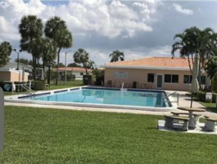 4803 Highland Drive, Tamarac FL 33319 photo 5