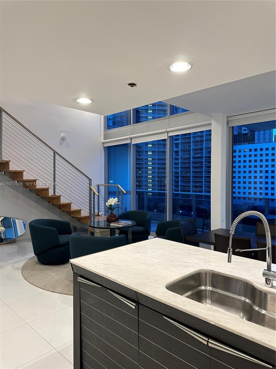 200 S Biscayne Boulevard Way # 703, Miami FL 33131 photo 3
