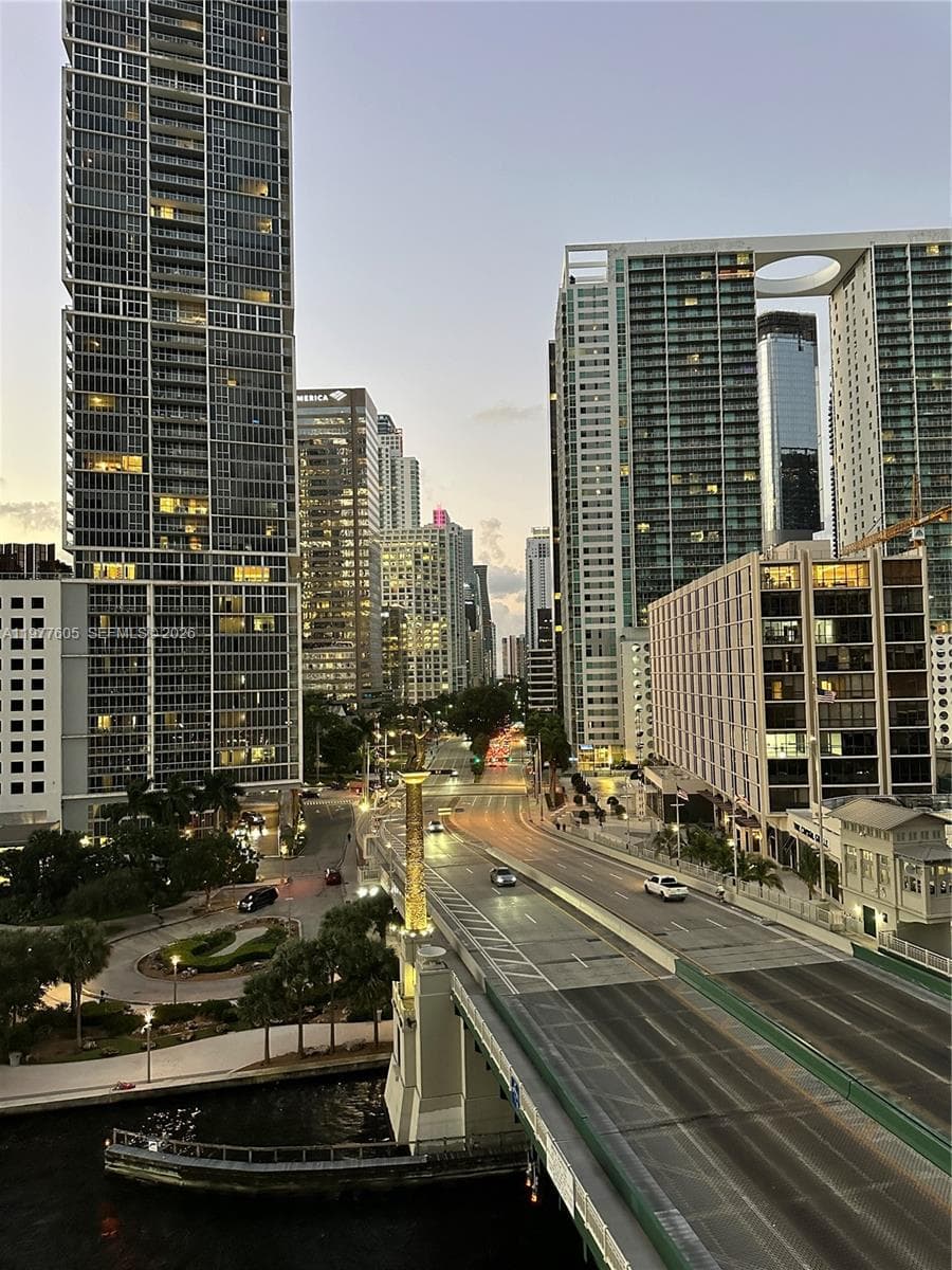 200 S Biscayne Boulevard Way # 703, Miami FL 33131 photo 4