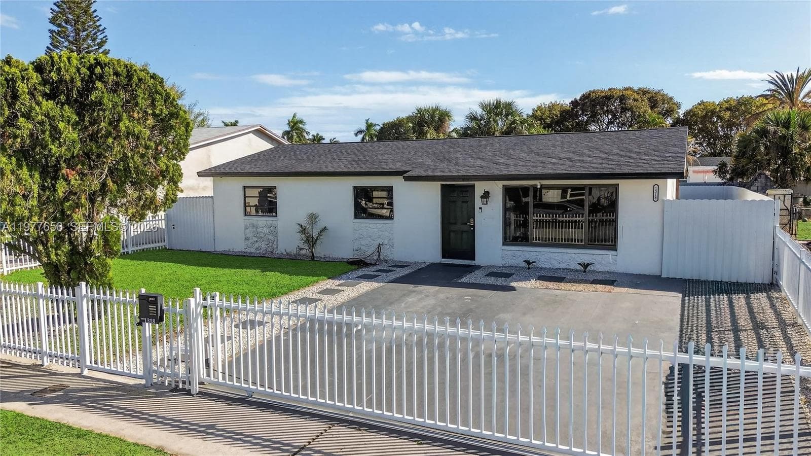 1318 13th St, West Palm Beach FL 33401 photo 2