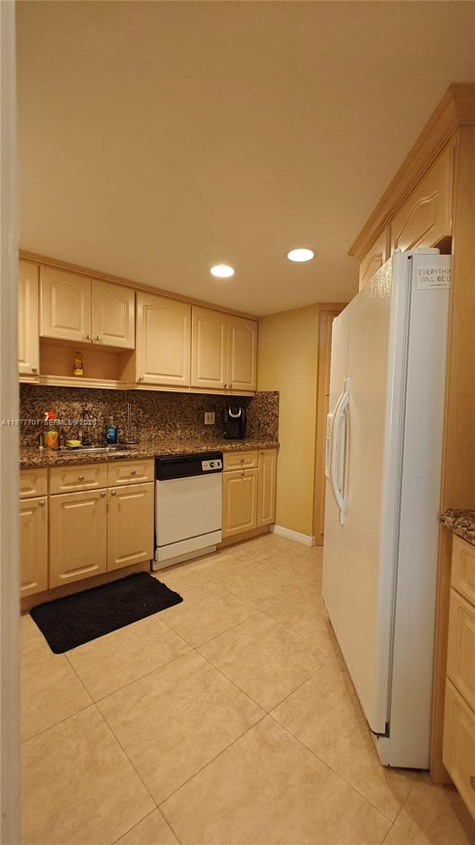 825 Brickell Bay Dr # 841, Miami FL 33131 photo 3
