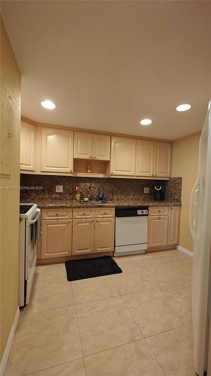 825 Brickell Bay Dr # 841, Miami FL 33131 photo 4