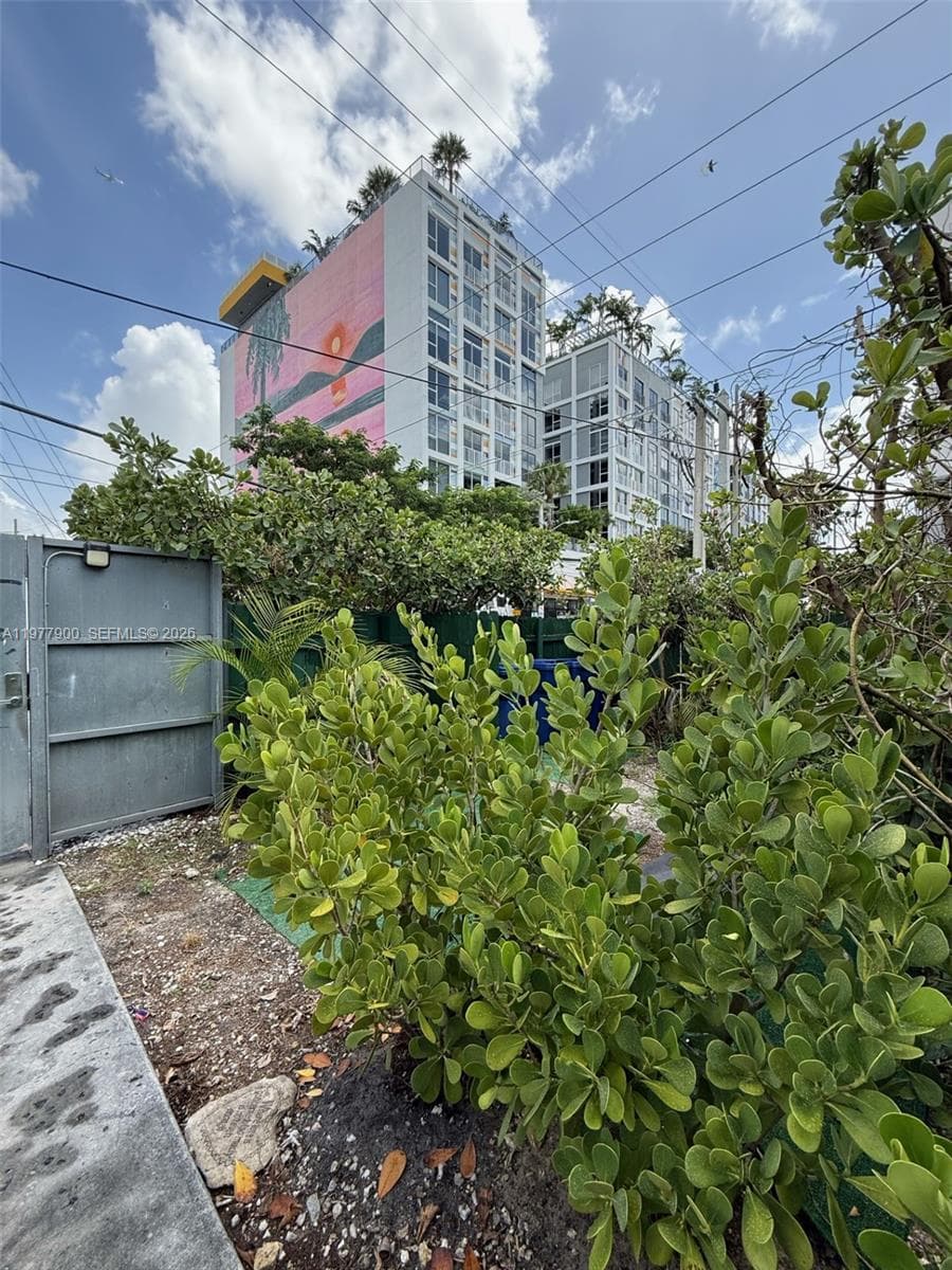 118 NW 24th St, Miami FL 33127 photo 2