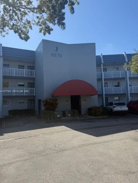 6570 Royal Palm Blvd # 215J, Margate FL 33063