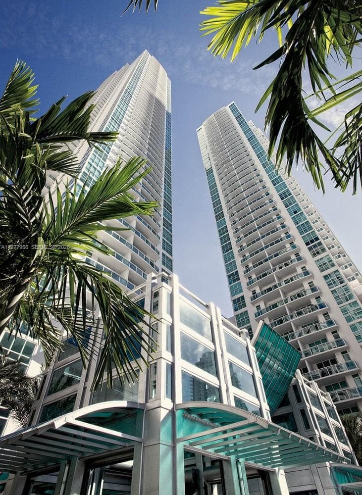 950 Brickell Bay Dr # 1107, Miami FL 33131 photo 2
