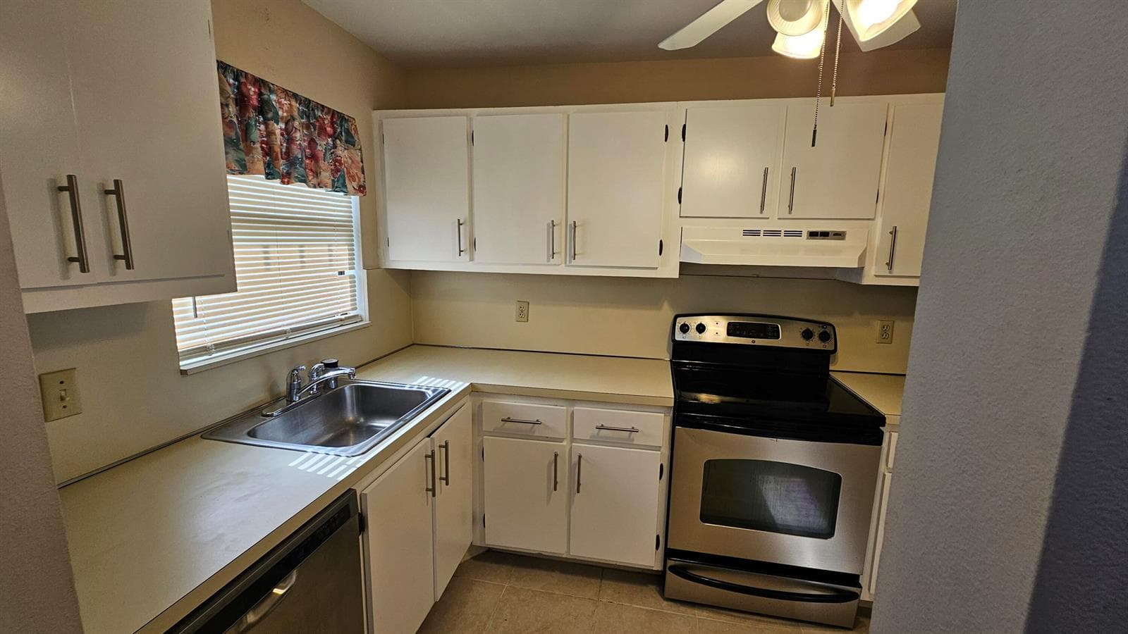 4640 Lucerne Lakes Boulevard W # 303, Lake Worth FL 33467 photo 2