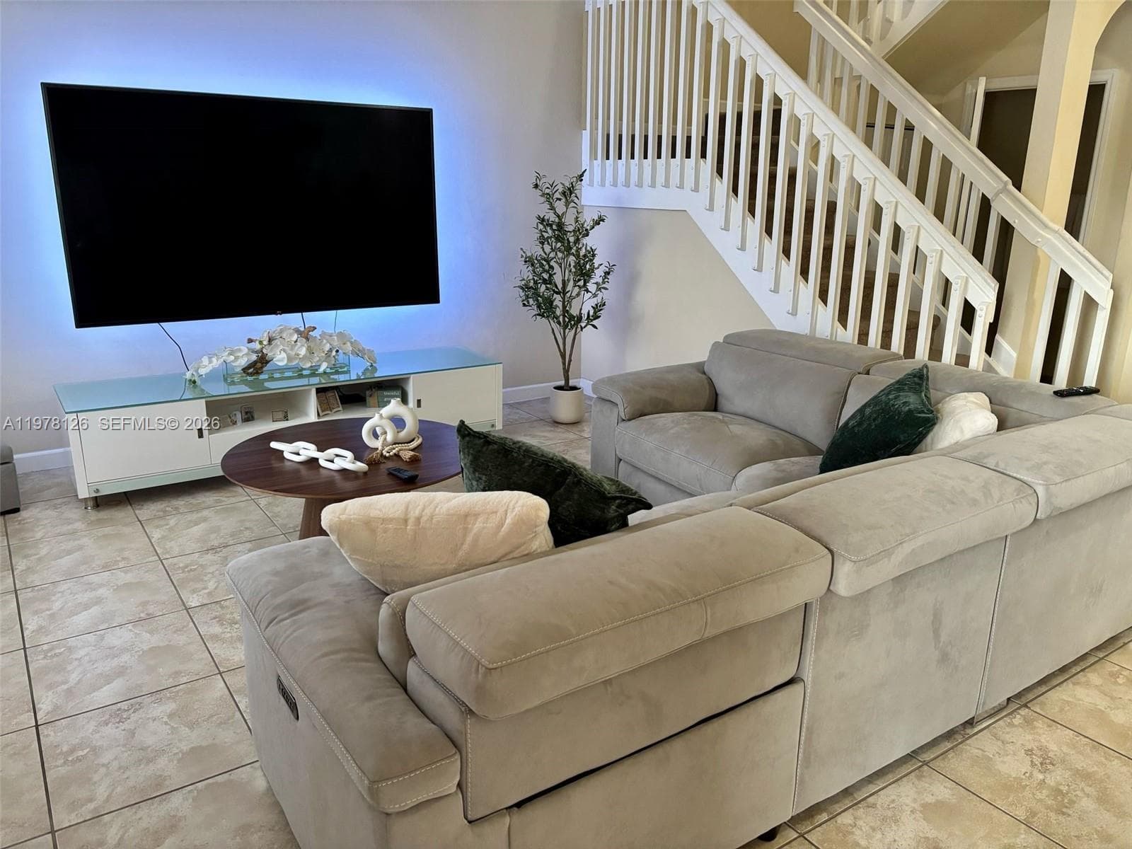 3544 W 88th Ter, Hialeah FL 33018 photo 2