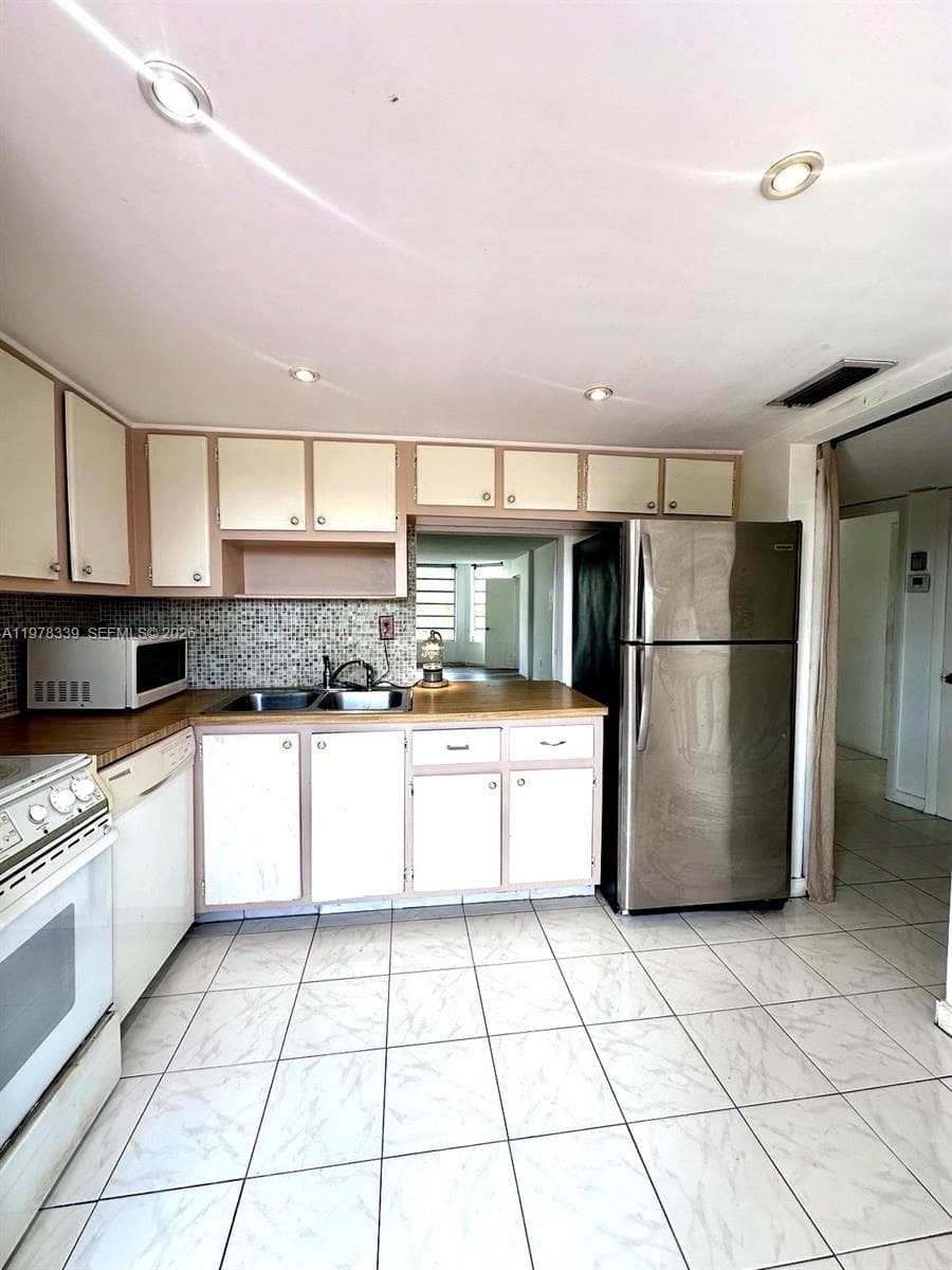 1501 NE 191st St # C312, Miami FL 33179 photo 3