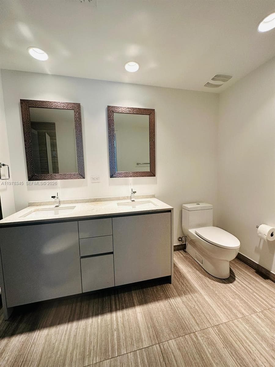 1010 Brickell Ave # 4208, Miami FL 33131 photo 5