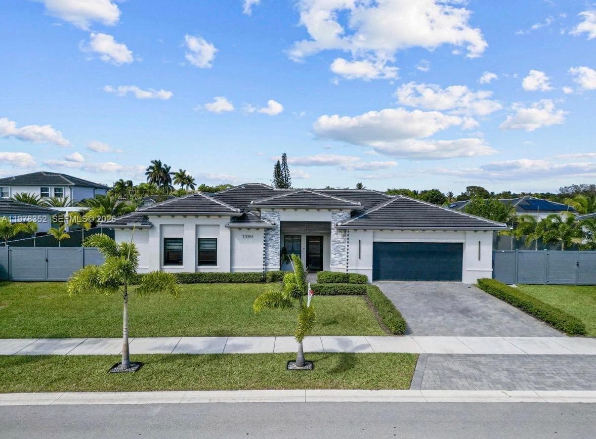 13351 SW 190th St, Miami FL 33177