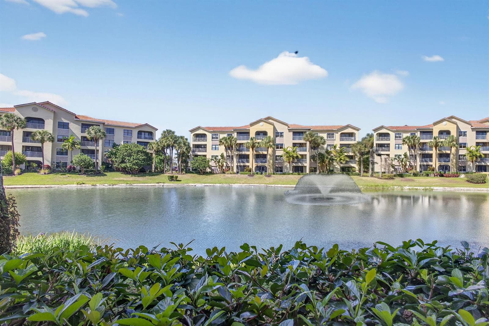 400 Uno Lago Drive # 103, Juno Beach FL 33408 photo 2