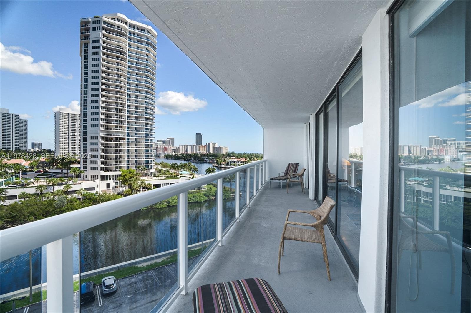 20515 E Country Club Dr # 849, Aventura FL 33180 photo 2