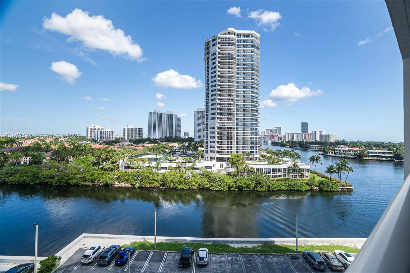 20515 E Country Club Dr # 849, Aventura FL 33180 photo 3