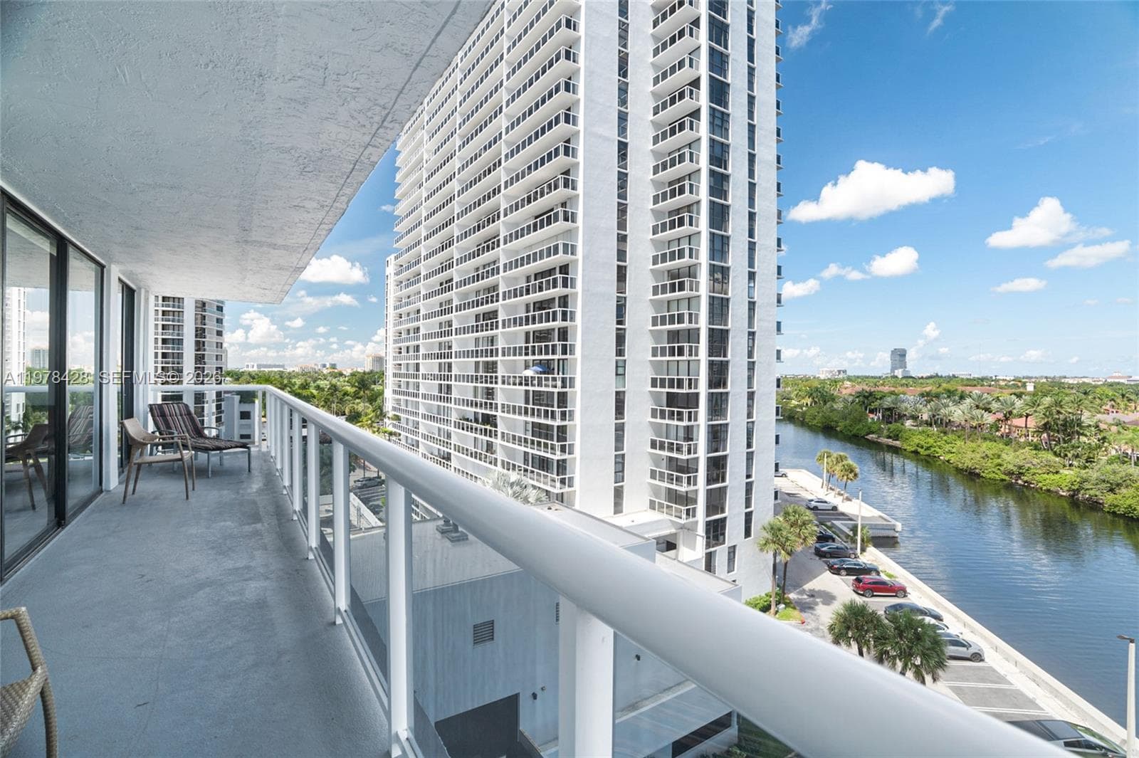 20515 E Country Club Dr # 849, Aventura FL 33180 photo 4