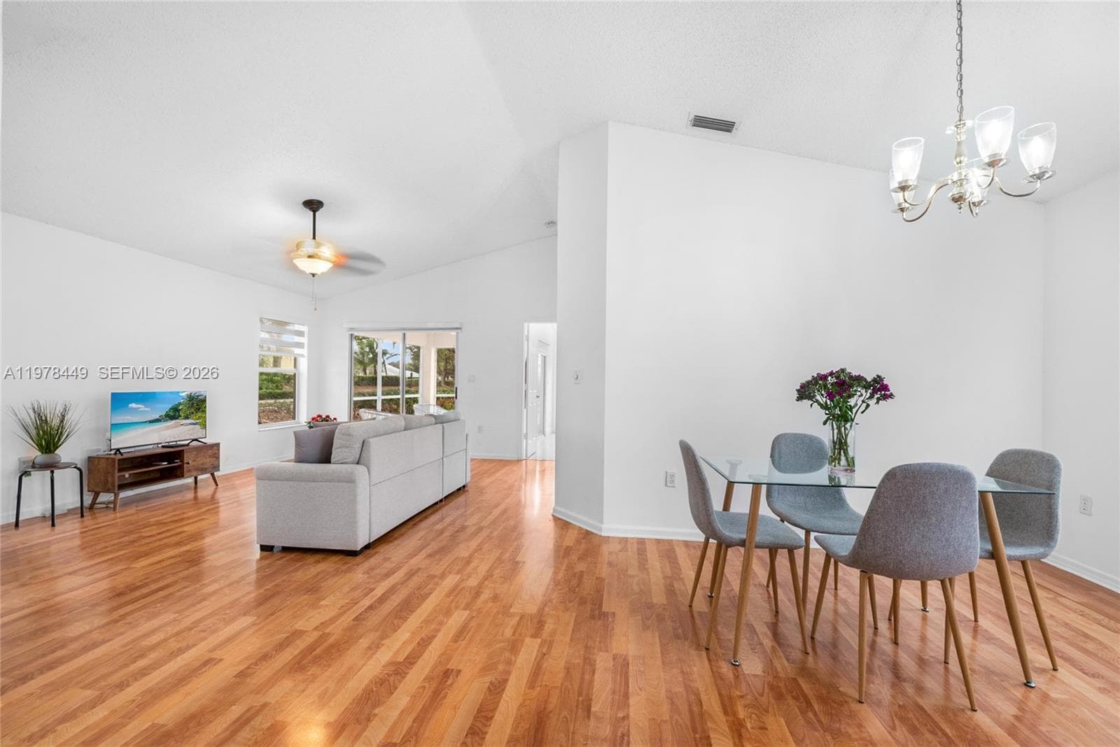 2020 SE 5th Pl, Homestead FL 33033