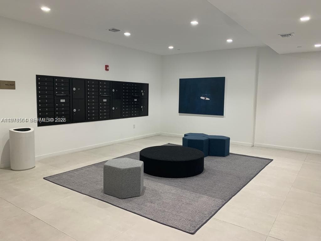 13800 Highland Dr # 403, North Miami Beach FL 33181 photo 3