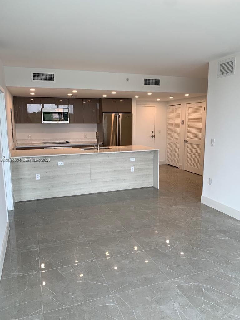 13800 Highland Dr # 403, North Miami Beach FL 33181 photo 4