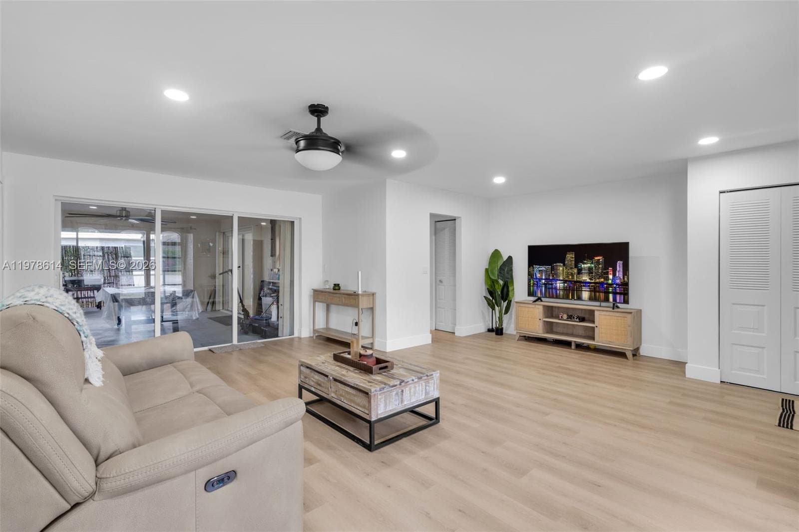 1180 NW 49th Ct, Deerfield Beach FL 33064 photo 3