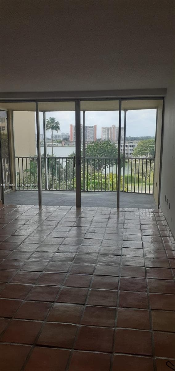 1750 NE 191st St # 620-3, Miami, FL 33179 photo 2