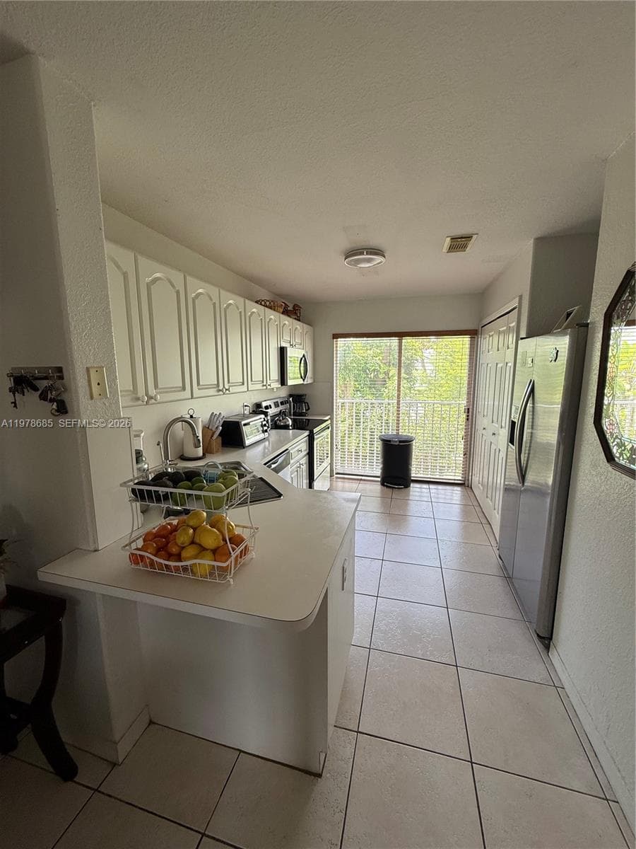 5605 NW 109th Ave # 76, Doral FL 33178 photo 3