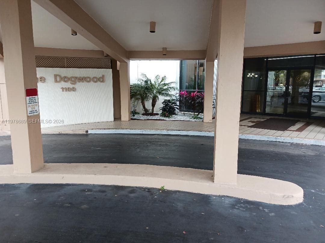 1100 St Charles Pl # 213, Pembroke Pines FL 33026