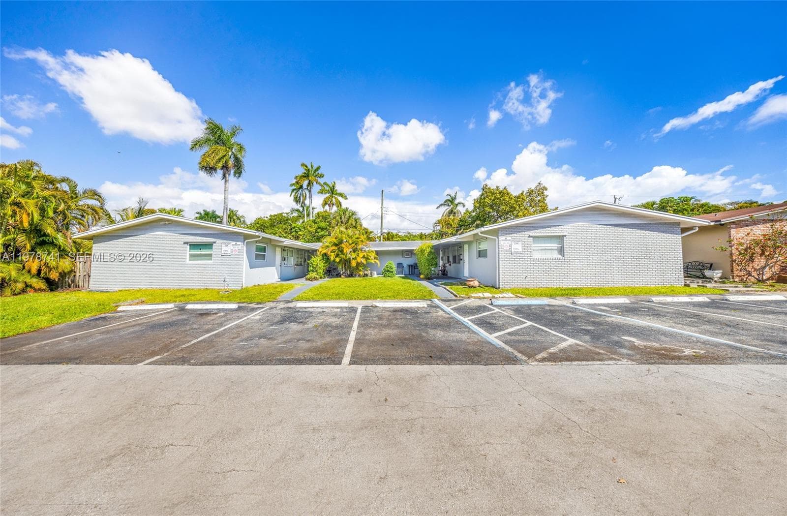 355 NW 32nd St # 1-6, Oakland Park FL 33309