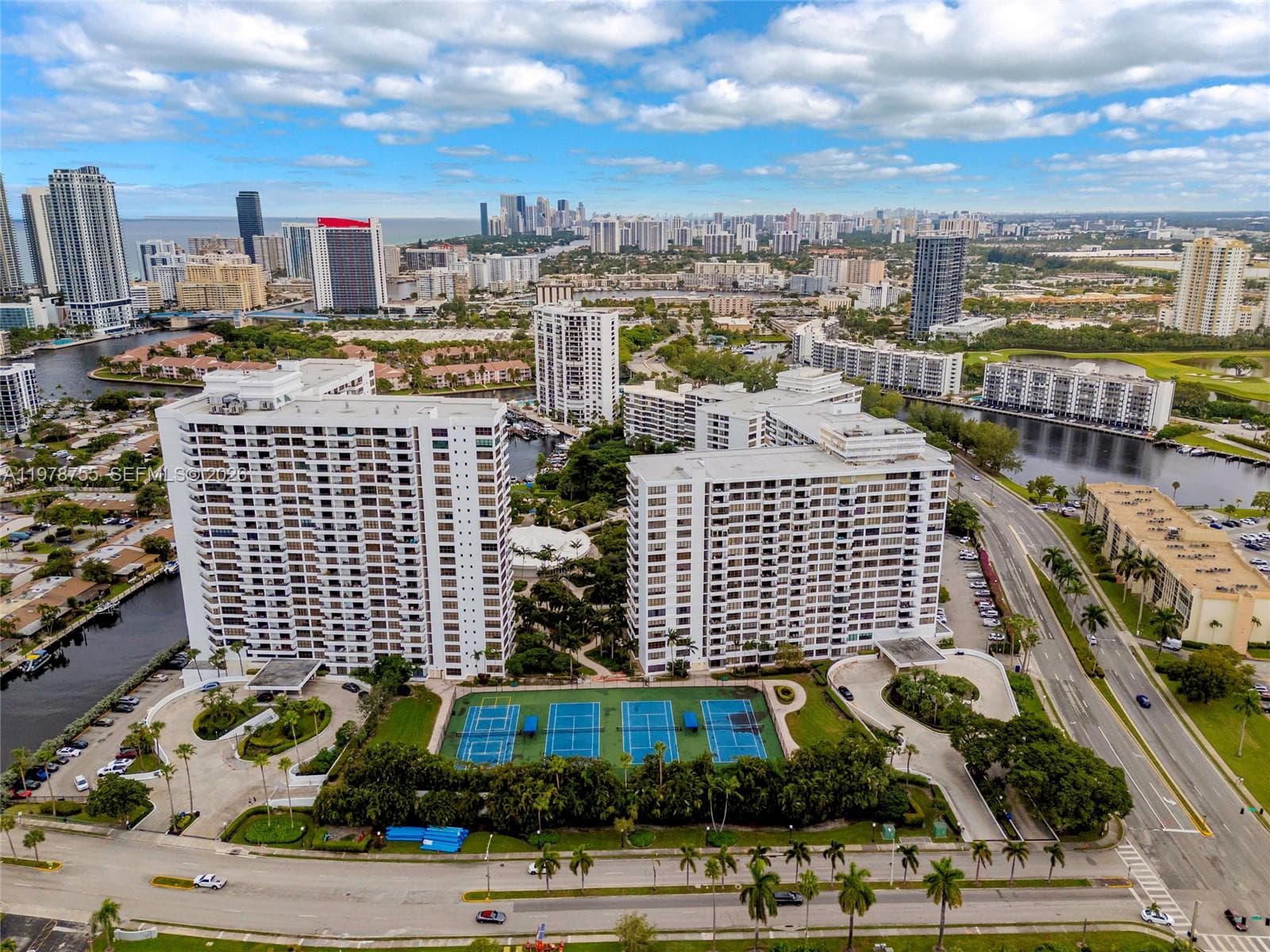 600 Three Islands Blvd # 612, Hallandale Beach FL 33009 photo 3